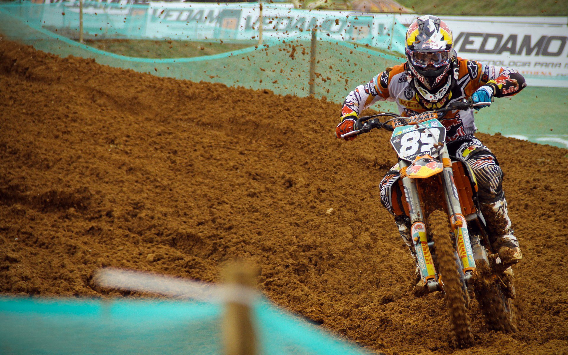 九游网-霍特·巴雷特：作为全黑队的全能中场，他的快速决策和精确控制帮助球队夺得多场胜利